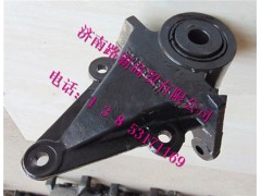 DZ9118526025.jpg,F3000前簧前支架,济南汇德卡汽车零部件有限公司