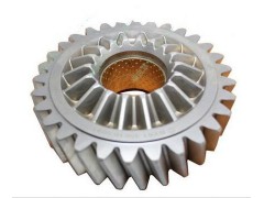 81.35610.0031.jpg,车桥曼铸造桥过桥箱主动齿轮,济南汇德卡汽车零部件有限公司
