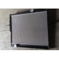 豪瀚車型散熱器總成AZ9525530027