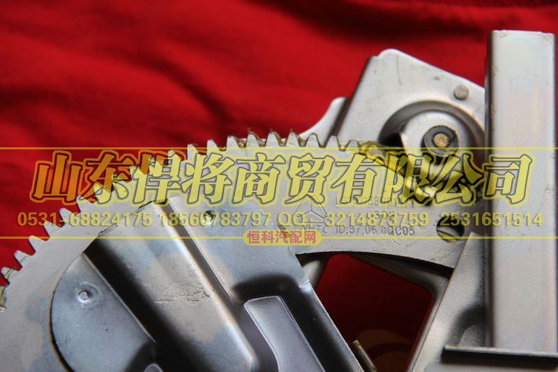 LG1611330014,HOWO豪沃轻卡右玻璃升降器总成,山东悍将商贸有限公司
