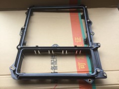 811W25441-0875,C7H配件右侧过线盒盖,济南冠泽卡车配件营销中心