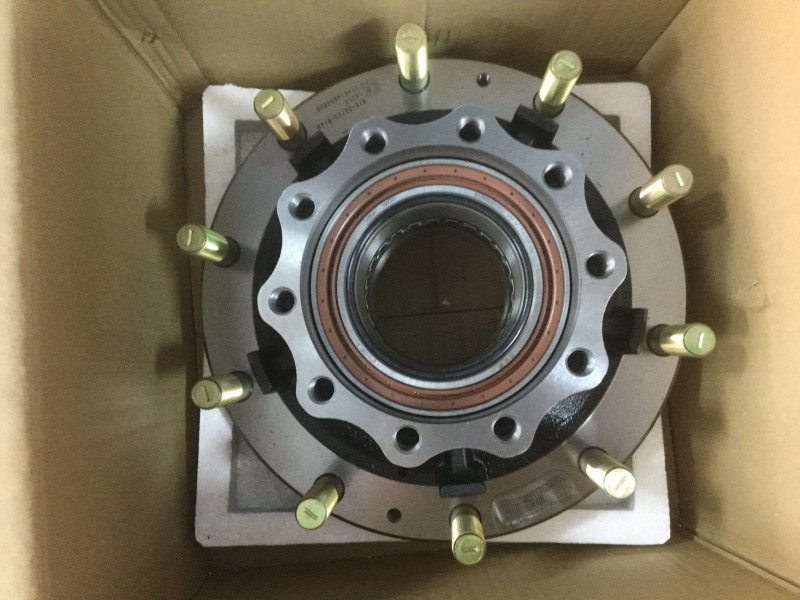 812-35700-6140,重汽曼桥MCY13中桥后轮毂总成,济南冠泽卡车配件营销中心