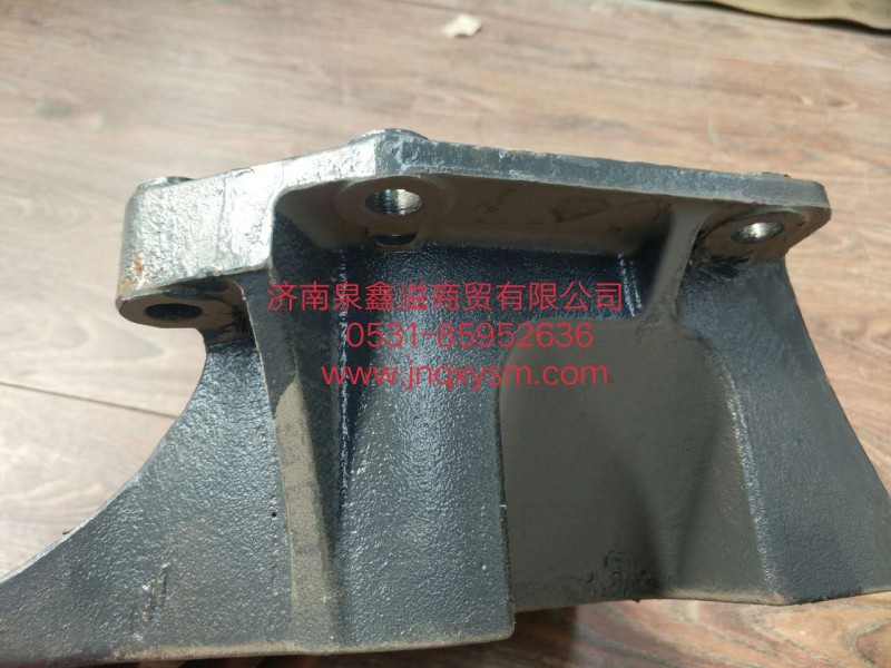 100370301074,蓄电池托盘连接支架,济南泉鑫溢商贸有限公司