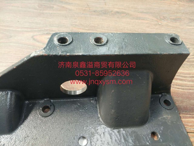 100370301074,蓄电池托盘连接支架,济南泉鑫溢商贸有限公司