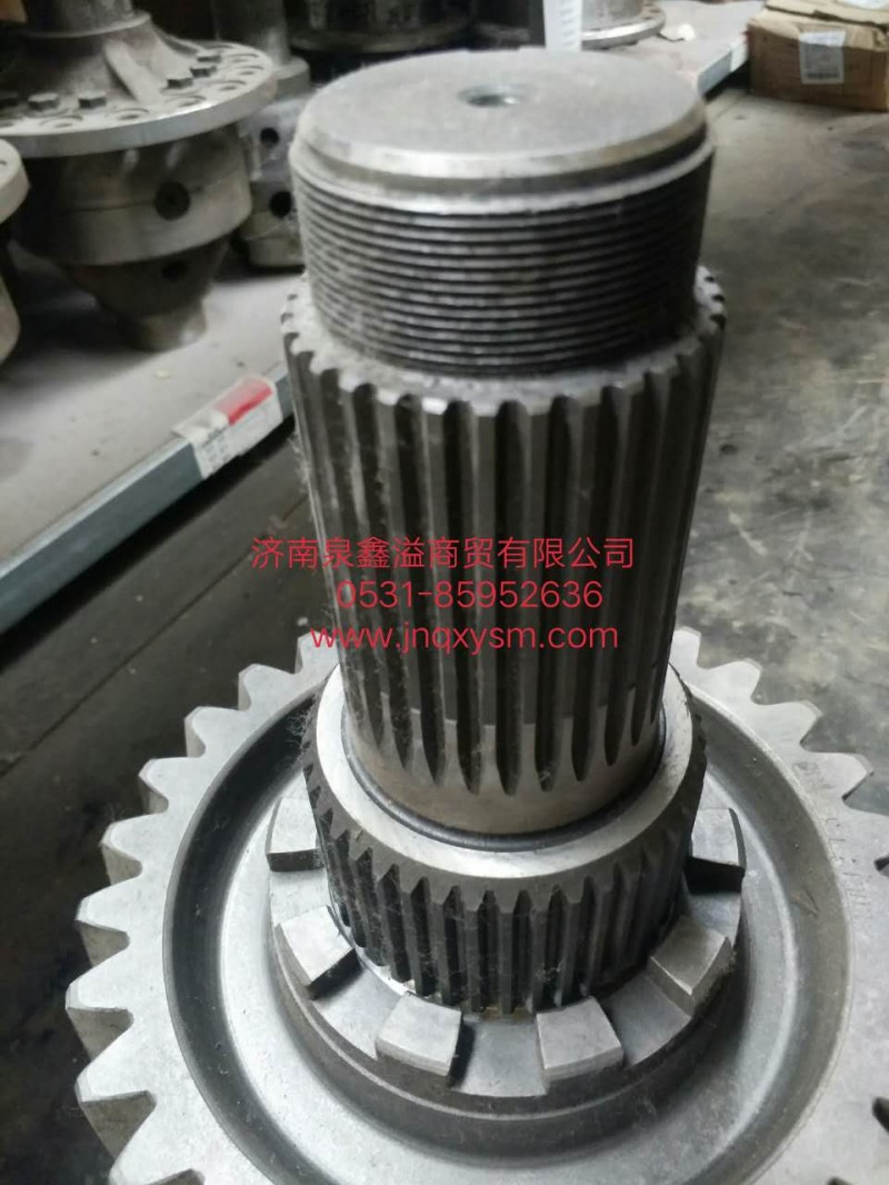 150251000017,LC300中桥轴间差速器总成,济南泉鑫溢商贸有限公司