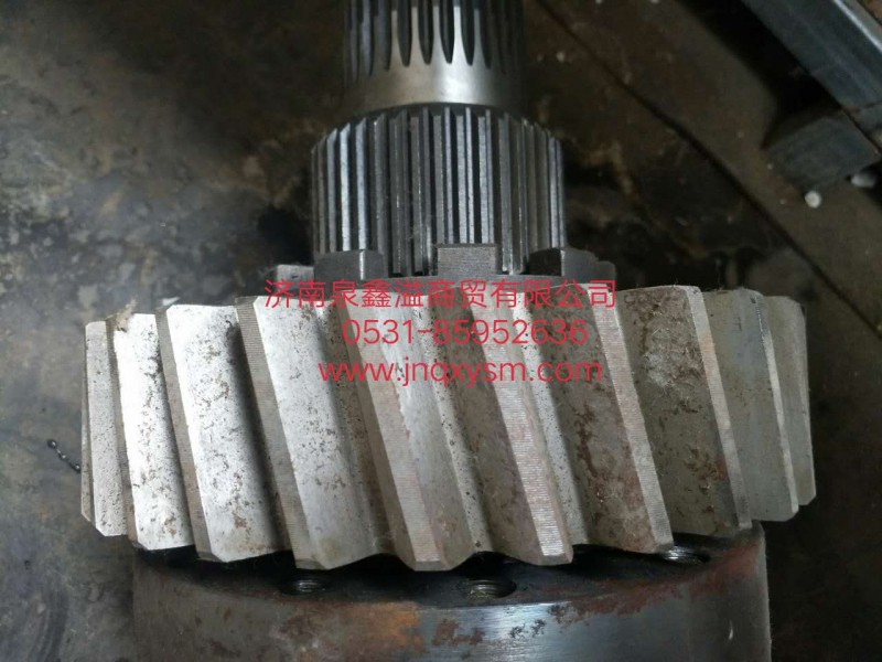 150251000017,LC300中桥轴间差速器总成,济南泉鑫溢商贸有限公司