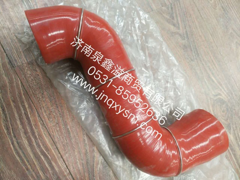 1000111900197,中冷出气管总成,济南泉鑫溢商贸有限公司