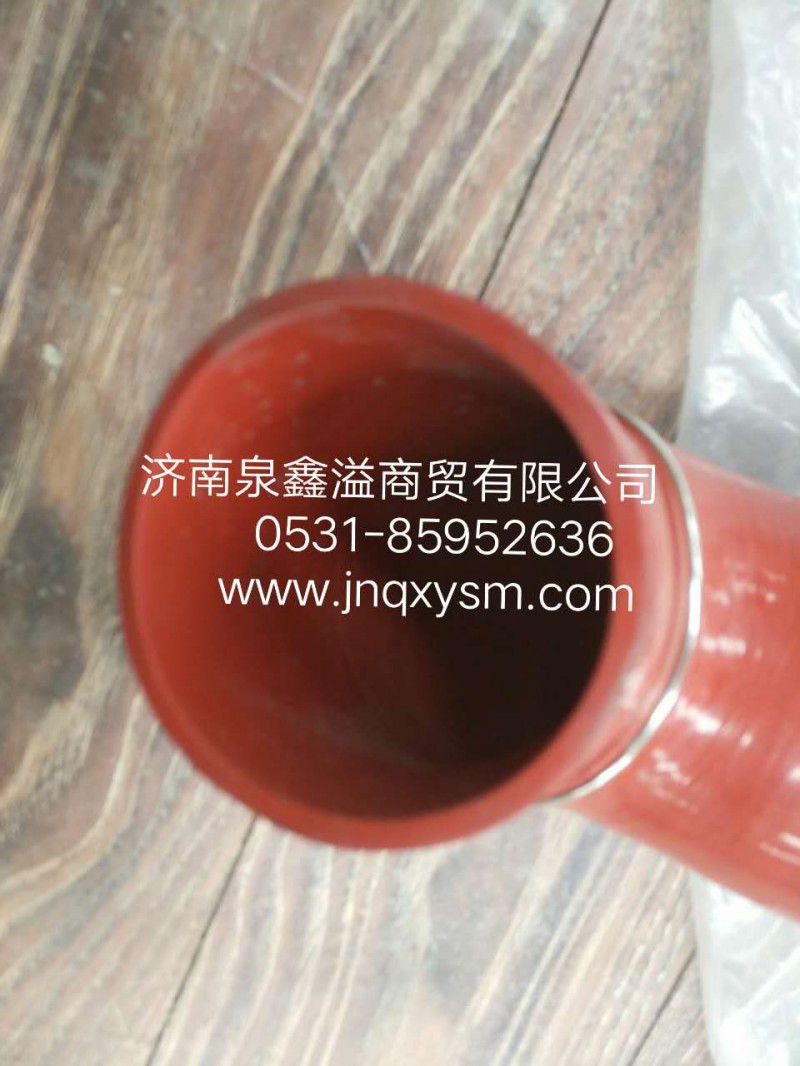 1000111900197,中冷出气管总成,济南泉鑫溢商贸有限公司