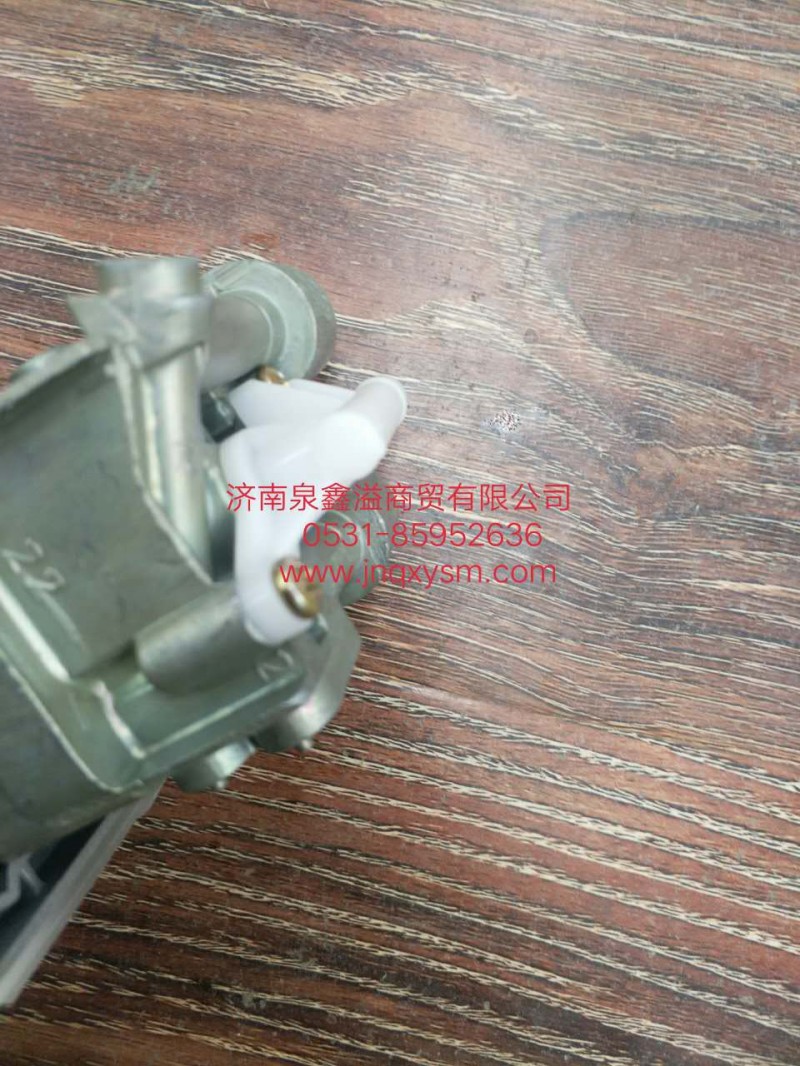 100352600004,挂车手阀,济南泉鑫溢商贸有限公司