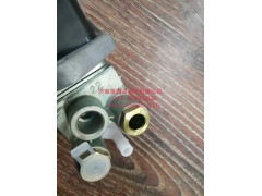100352600004,挂车手阀,济南泉鑫溢商贸有限公司