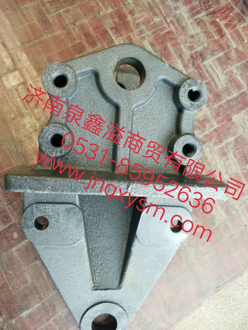 100290200032,二轴板簧卷耳左支架,济南泉鑫溢商贸有限公司