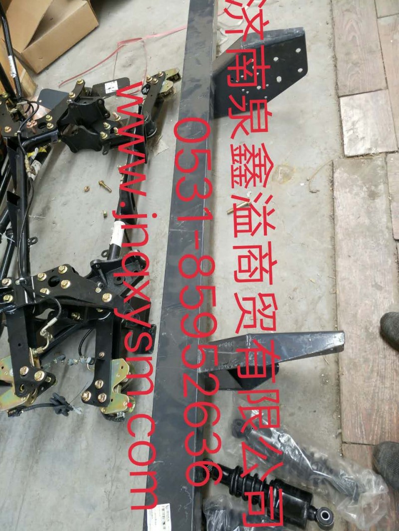 100280300439,前下防护总成,济南泉鑫溢商贸有限公司