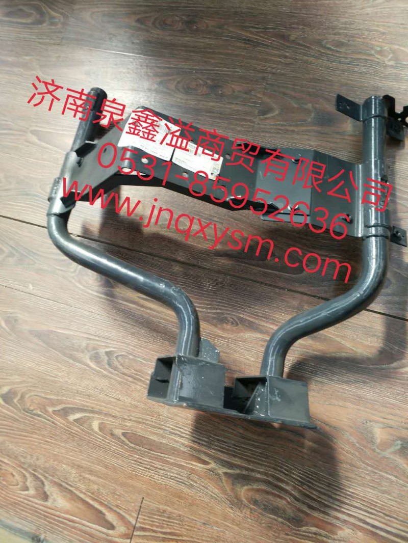 100510300917,右前轮挡泥板安装杆,济南泉鑫溢商贸有限公司