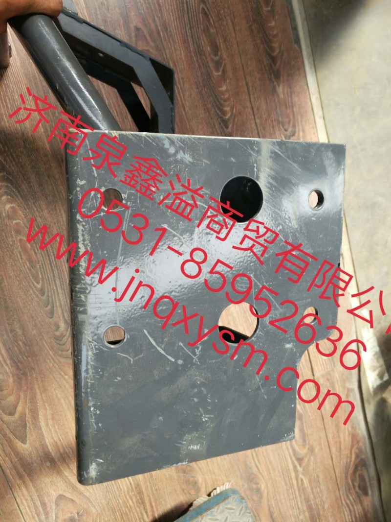 100510300917,右前轮挡泥板安装杆,济南泉鑫溢商贸有限公司