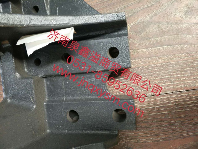 100280104935,车架右前铸件,济南泉鑫溢商贸有限公司