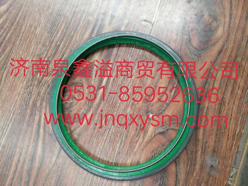 150240500032,LC300轮毂内油封（加大桥壳）,济南泉鑫溢商贸有限公司