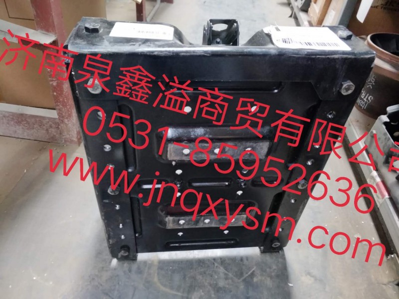 100370300055,蓄电池托盘总成,济南泉鑫溢商贸有限公司