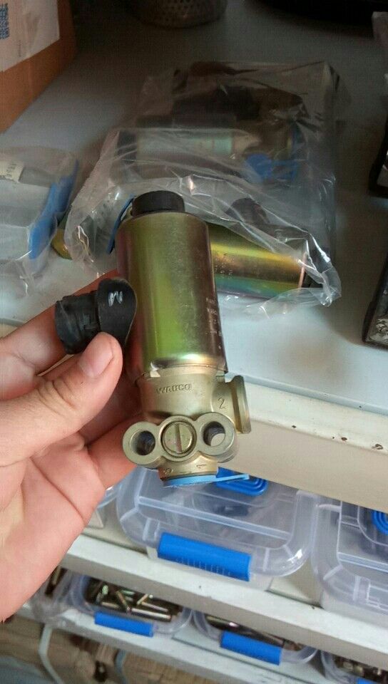 ,电磁阀,济南诺诚重型汽车配件有限公司