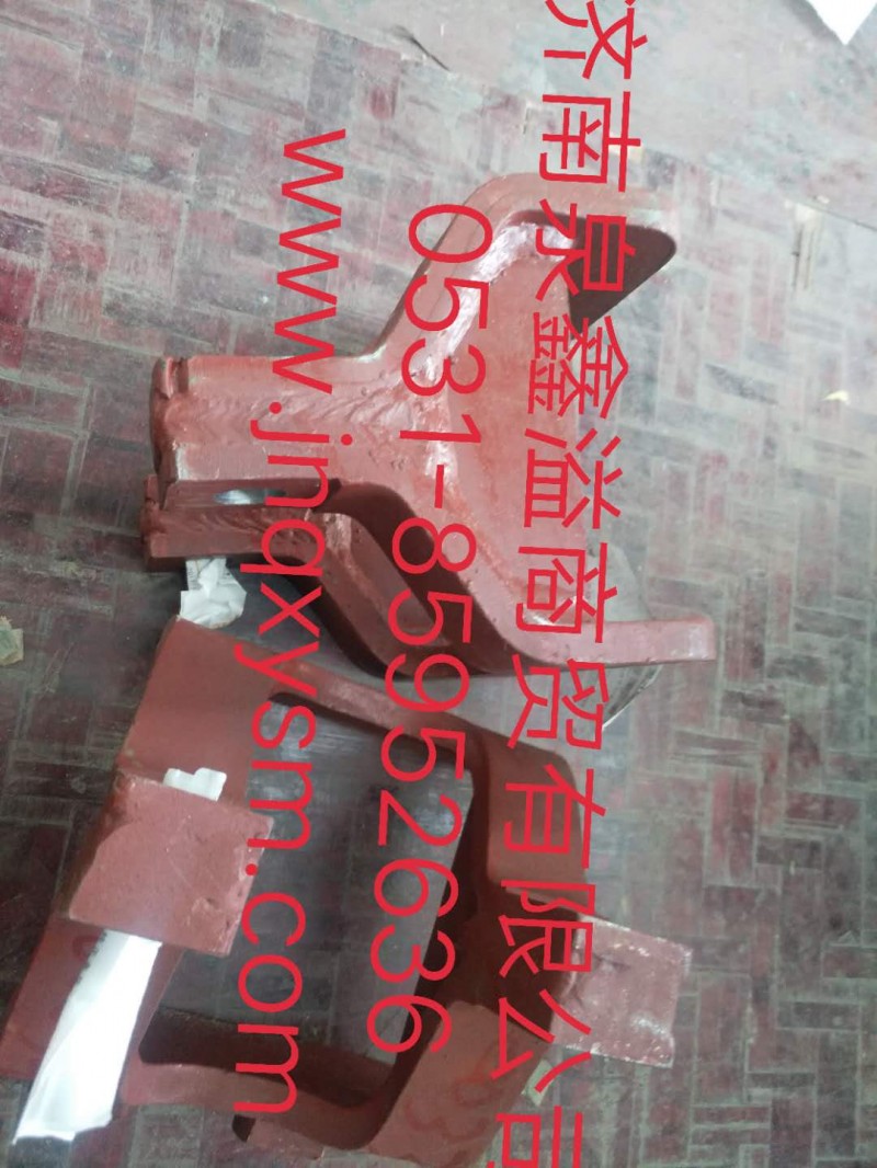 100290200033,二轴板簧卷耳右支架,济南泉鑫溢商贸有限公司
