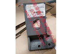 100100100499,右前悬置支架,济南泉鑫溢商贸有限公司