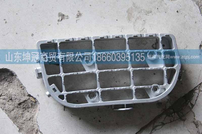 WG1684240703,左下防滑板,山东坤冠商贸有限公司
