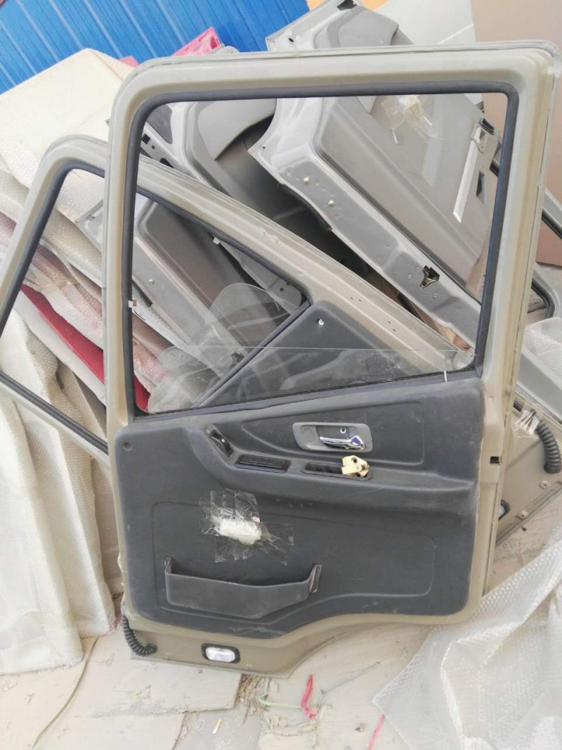 PW10G/1330001,,济南诚志重型汽车驾驶室钣金件专卖