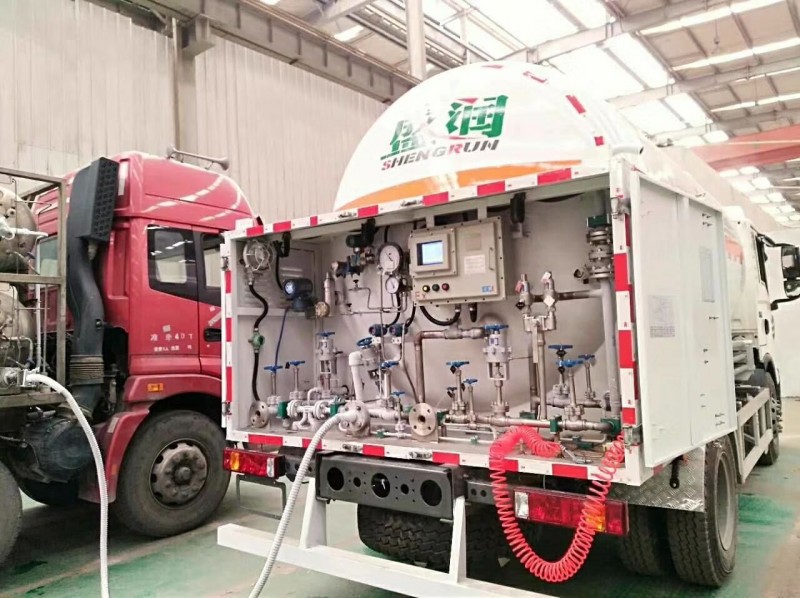 求购液化天然气充装专用加液车  低温加气车价格图1