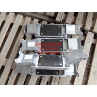 1B24984504610下吊挂踏板-全驱车