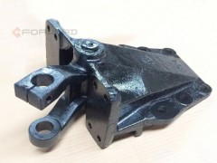 DZ9114520144,Front spring right rear bracket,济南向前汽车配件有限公司