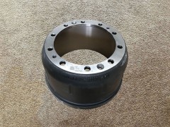 81.50110.0232,前制动鼓，Front brake drum HDM7.5,济南向前汽车配件有限公司