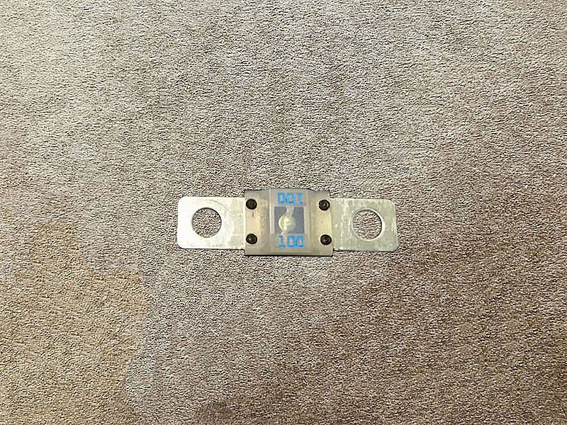 199018710022,100A保险丝，100A   fuse,济南向前汽车配件有限公司