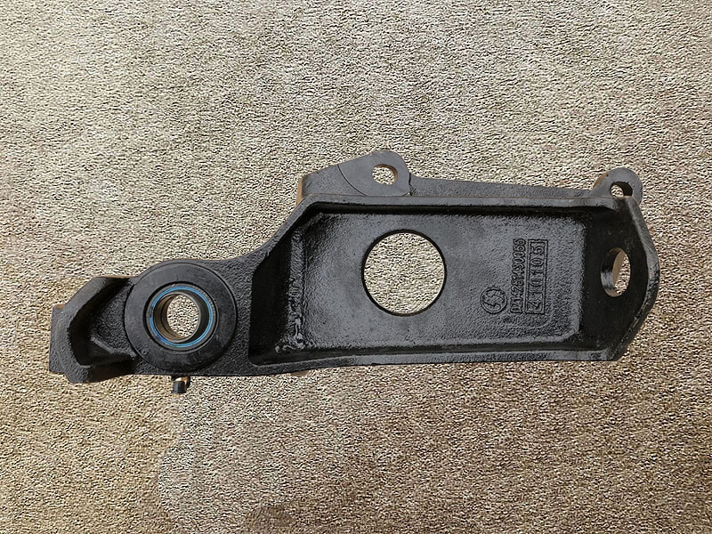 DZ14251430055,前悬左支座总成Front suspension left bearing,济南向前汽车配件有限公司