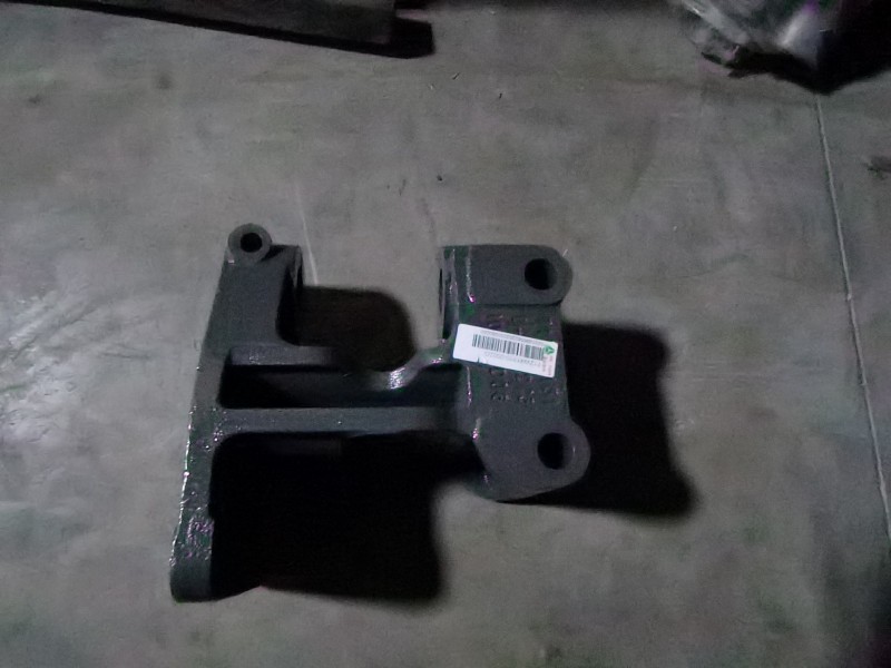 712W41310-0002前簧左前支架图1