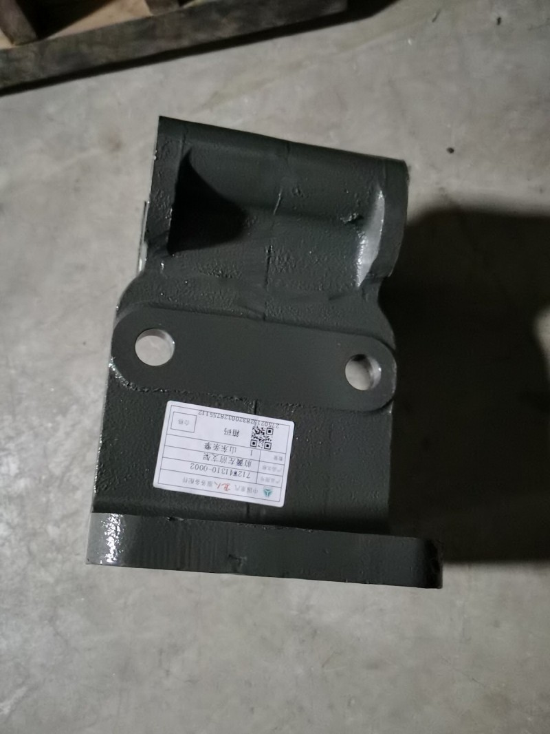 712W41310-0002前簧左前支架图2