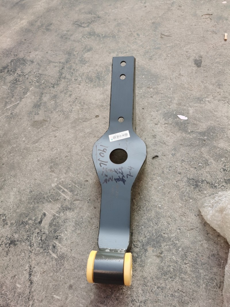 752W41701-6004驾驶室后悬下支架图1