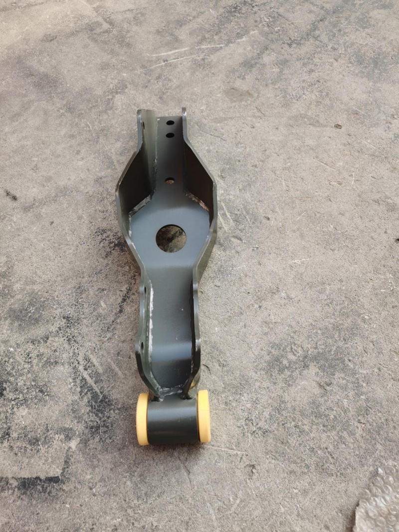 752W41701-6004驾驶室后悬下支架图2