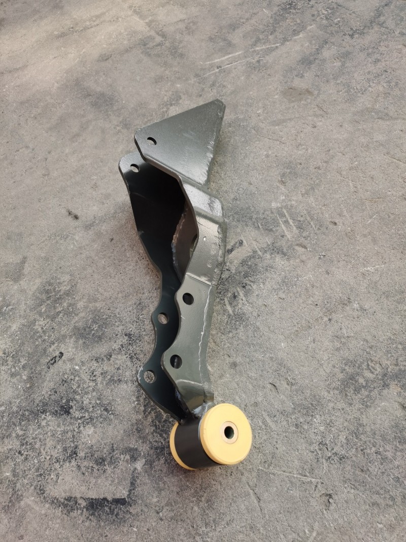 752W41701-6004驾驶室后悬下支架图3