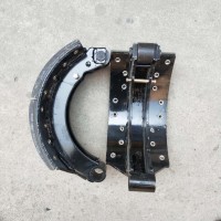 重汽曼后制動蹄  AZ9761450200