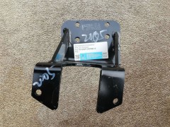 DZ97189432005,Steering attachment bracket X3000,济南向前汽车配件有限公司