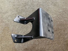 DZ97189432005,Steering attachment bracket X3000,济南向前汽车配件有限公司
