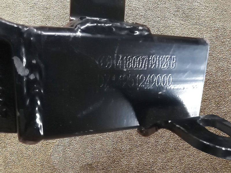 DZ14251249000   踏步右支架一/DZ14251249000