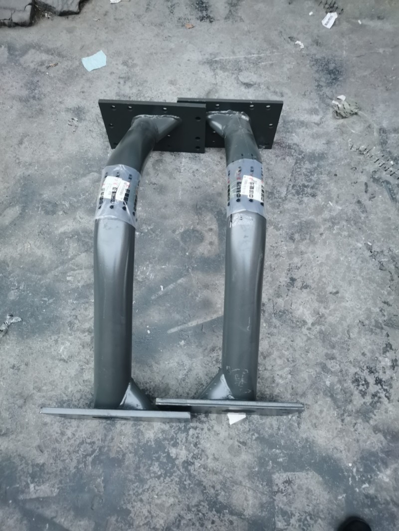 WG9525590620管壮横梁总成图1