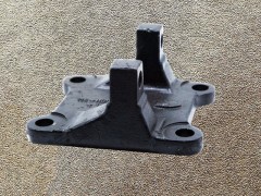 HD9014520013,Left lower thrust rod bracket,济南向前汽车配件有限公司