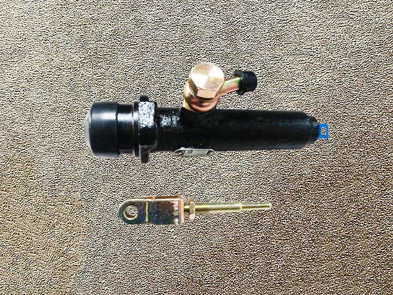 DZ9114230068,Clutch master cylinder,济南向前汽车配件有限公司