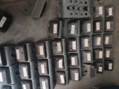 前钢板限位块 WG9925521788