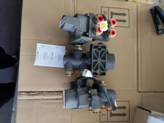 WG9925550711   油箱电控转换阀