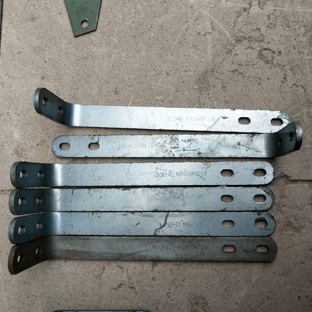 VG1242110002-固定支架二3