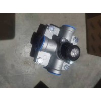 重汽豪沃STR汽车配件WG9000360523四回路