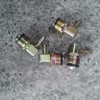 重汽配件WG9000361202直角接头 ng12/nw6