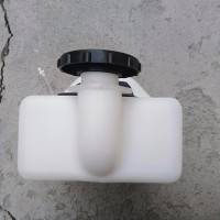 WZ1642860011喷水壶洗涤器总成重汽配件批发